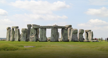 Stonehenge'den 500 yıl daha eski: İngiltere'de gizemli antik ahşap anıt keşfedildi