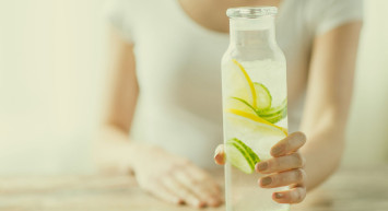 Su içerek kilo vermek mümkün: Sirkeli su diyetinin faydaları neler, nasıl yapılır?