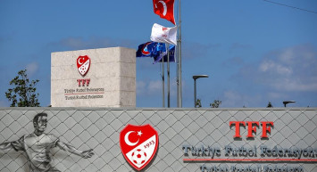 Süper Lig kulüpleri TFF'ye ayaklandı: Mehmet Büyükekşi'nin gitmesi için imza toplanacak