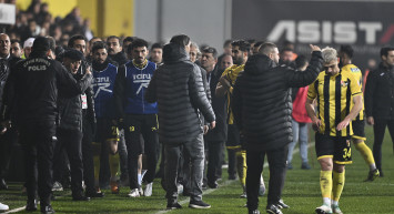 Süper Lig'de bir ilginç olay daha yaşandı: İstanbulspor başkanı takımı sahadan çekti