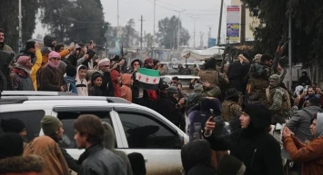 Suriye’de dengeler değişti: Afrinliler evlerine dönüyor, terör hattı çöktü