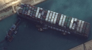 Süveyş Kanalı'nı Tıkayan Gemiye Haciz!