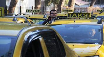 Taksicilerle ilgili yeni tartışma: İndi bindi ücreti yasal değil