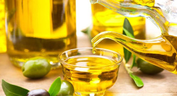 Tarihi geçmiş ayçiçek yağı tüketilebilir mi? Ayçiçek yağı konusundaki önemli belirsizlik insanları düşündürüyor