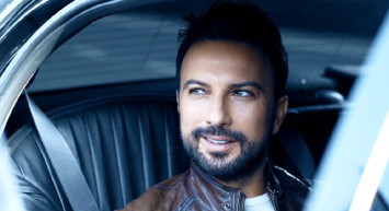 Tarkan’ın ‘Yap bi Güzellik’ klibinde tepki çeken o sahne: Sosyal medya da linç edildi