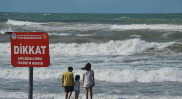 Tatil yapacak olanlara fırtına engeli: İki ilde denize girmek yasaklandı