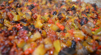 Tavuklu maraş tava tarifi : en güzel ve lezzetli tavuklu maraş tava nasıl yapılır? Tavuklu maraş tava malzemeleri ve pratik tarifi