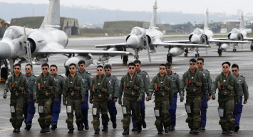 Tayvan, Çin Savaşına Hazırlanıyor: F-16 Tipi 64 Savaş Uçağını Modernize Etti!