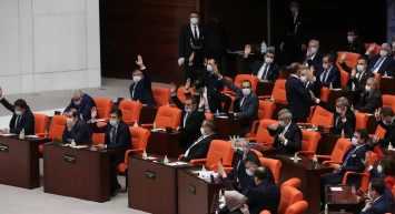 TBMM Adalet Komisyonu onayladı: 8. Yargı Paketi’nin ilk 14 maddesi kabul edildi!