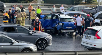 TEM Otoyolu’nda zincirleme trafik kazası: 2 ölü, 4 yaralı