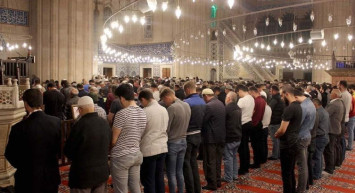 Teravih nasıl kılınır? Adım adım Teravih namazı kılınışı