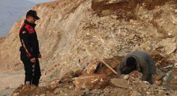Kazı sırasında 5 insan iskeleti bulundu