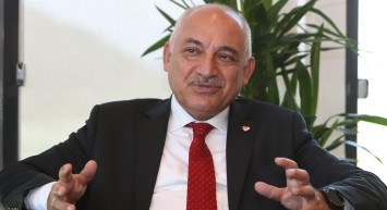 TFF Başkanı Mehmet Büyükekşi Fenerbahçe'nin 5 yıldızlı formayla maçlara çıkması durumunda gerekli kuralları uygulayacaklarını söyledi