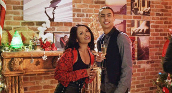 The Holiday Calendar film konusu ve oyuncuları