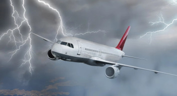 THY uçağına yıldırım çarptı! İstanbul'a geri döndü