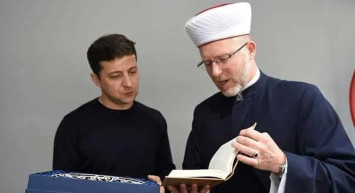 Ukrayna müftüsünden olay hareket! Cübbeyi çıkardı kamuflajı giydi: Kiev'de ön cephede savaşıyor