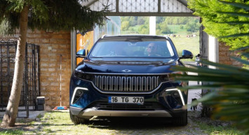 Togg ezber bozmaya devam ediyor: Sıfır kilometre araçlar sahipleriyle buluştu