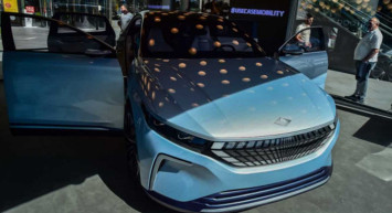 TOGG, görücüye çıktı! Sedan modeli görenleri mest ediyor