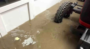 Tokat’ta sağanak yağış hayatı felç etti: Sokaklar göle döndü su baskınları yaşandı