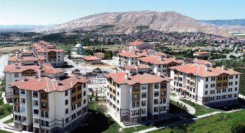 TOKİ’nin anahtar teslim töreni gerçekleşti: 25 konut hak sahibine ulaştı!