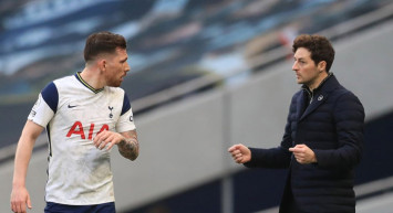 Tottenham Menejeri Tarihe Geçti