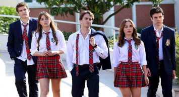 Tozlu Yaka dizisi uyarlama mı?