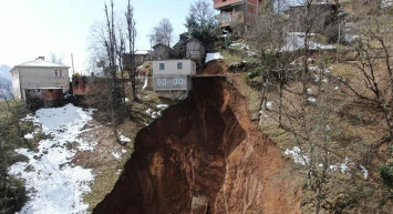 Trabzon kayıyor: Havaların ısınmasıyla son bir ayda 100’ün üzerinde heyelan meydana geldi!