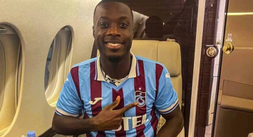 Trabzonspor gece yarısı bombayı patlattı: Arsenal’in yıldızı Nicolas Pepe resmen açıklandı