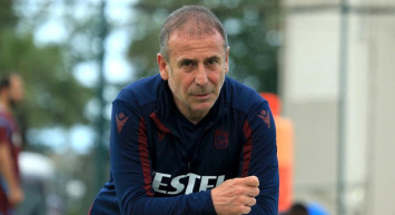 Trabzonspor'da Abdullah Avcı, Rizespor mağlubiyetiyle sadece üç puan kaybettiklerini ilerledikleri yolun şampiyonluk olduğunu söyledi