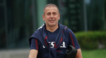 Trabzonspor'da Abdullah Avcı, şampiyonluklarını ilan edebilecekleri Antalyaspor maçı öncesi futbolcularıyla görüştü