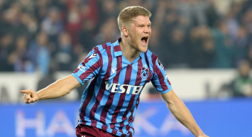 Trabzonsporlu Andreas Cornelius taraftarların sokakta kendisine gösterdiği ilginin inanılmaz olduğunu söyledi