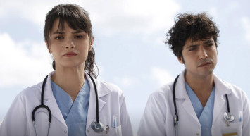 Trafik kazası geçiren Sinem Ünsal sevenlerini korkuttu!