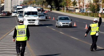 Trafikte ekiplerden ceza yağmuru: Bir haftada 433 bin 207 araca işlem yapıldı