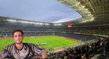 Tribünden düşerek hayatını kaybeden Kocaelispor taraftarı son yolculuğuna uğurlandı