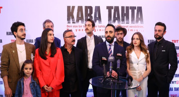 TRT Kara Tahta dizisi konusu, oyuncuları kimler? Kitaptan mı uyarlandı?