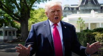 Trump, “İran ABD’ye şantaj yapamaz” dedi.