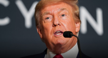 Trump İran’ı Yine Tehdit Etti: “Bombardıman Daha Ağır Geri Döner”