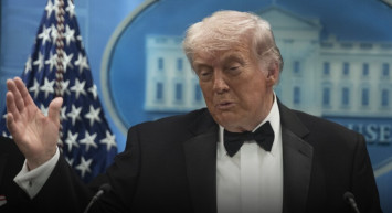 Trump’tan İran’a Uzun Süreli Deniz Ablukası Hazırlık Talimatı