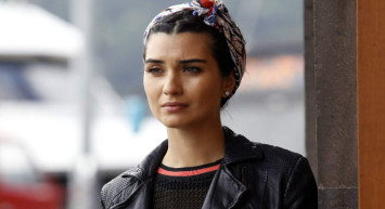 Tuba Büyüküstün kimdir, nereli? Tuba Büyüküstün kaç yaşında ve evli mi? Tuba Büyüküstün hayatı ve biyografisi