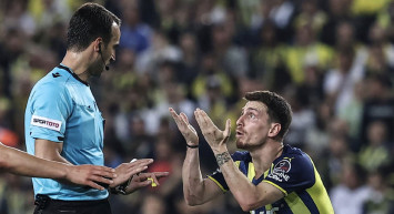 Tümer Metin, Fenerbahçe - Galatasaray derbisine damga vuran isimlerden Mert Hakan Yandaş'ı eleştirdi!