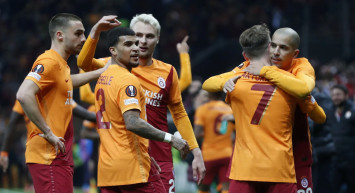 Tümer Metin'den Galatasaraylı Sofiane Feghouli'ye Ağır Sözler!