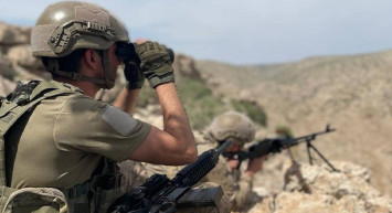 Türk askeri teröristlere göz açtırmıyor! Pençe Kilit Operasyonu kapsamında 2 PKK'lı terörist etkisiz hale getirildi