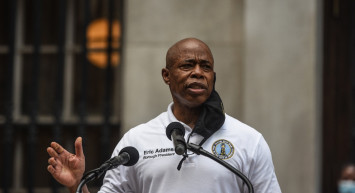 Maaşını Bitcoin ile Alacak! New York Başkanı Eric Adams Kimdir?