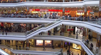 Türk Lirasının Değerinin Korunması Amacıyla Çıkarılan Yasa Çiğneniyor: AVM'ler Yeniden Dövizle İşlem Yapıyor!