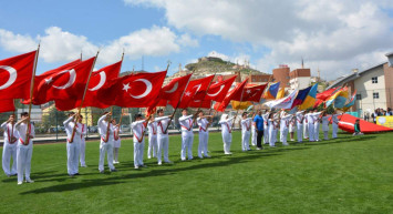 Türkiye Cumhuriyeti’nin meşalesi 104 yıl önce yakıldı: 19 Mayıs Atatürk’ü Anma, Gençlik ve Spor Bayramı