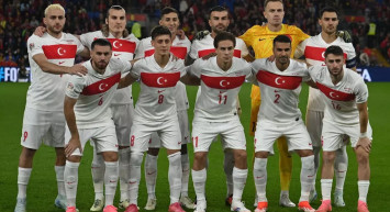 Türkiye, İzlanda'yı Konuk Ediyor: Hedef Grup Birinciliği! İşte Muhtemel 11