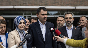 Türkiye sandık başında: Siyasiler oylarını kullandı