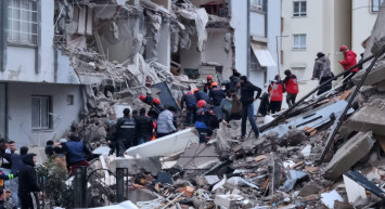 Türkiye tarihinin en şiddetli depremlerine uyandı: Arama ve kurtarma çalışmaları sürüyor