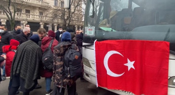 Türkiye vatandaşını sahipsiz bırakmadı! Saldırılar sonucu Ukrayna'yı terk eden Türk vatandaşları Molodova'dan İstanbul'a doğru yola çıktı
