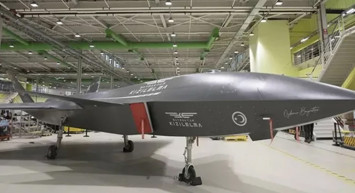 Türkiye'nin ilk insansız savaş uçağı TEKNOFEST KARADENİZ'de görücüye çıktı! 'Bayraktar Kızılelma'ya yoğun ilgi